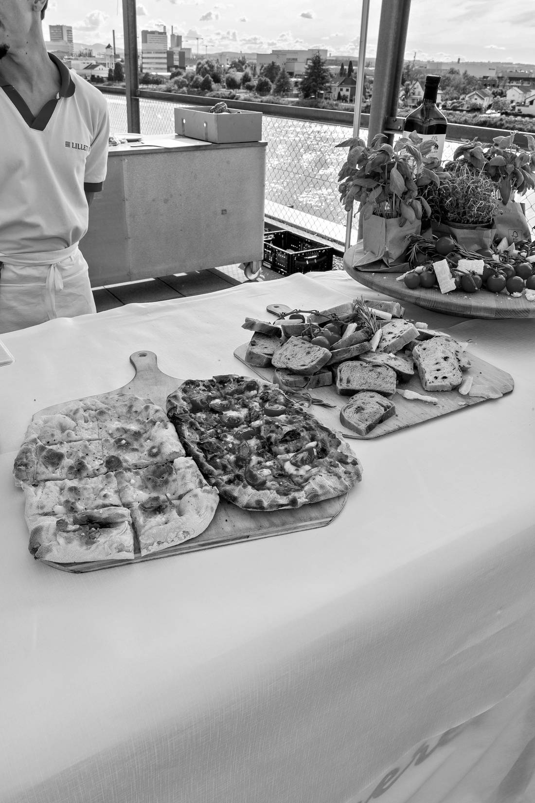 Pizza und Focaccia frisch aus dem Ofen