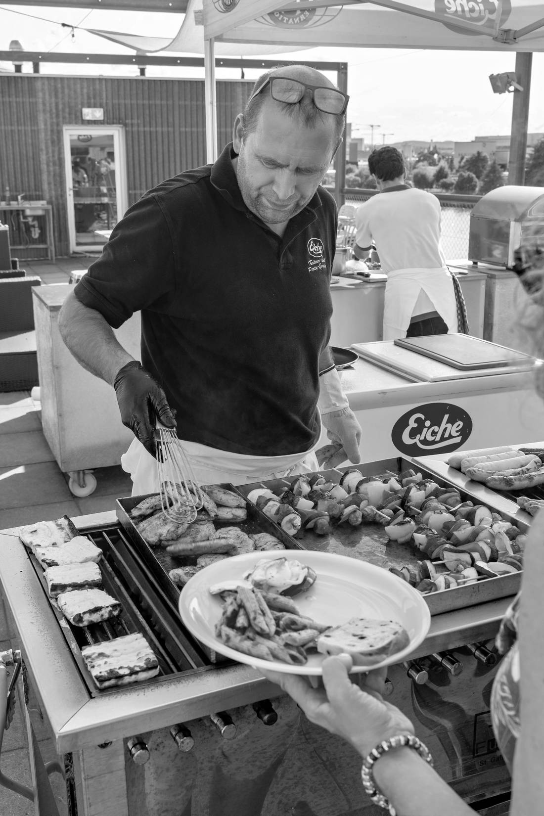 Am Grill, Teller für Teller